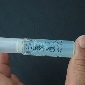 Salerm cosmetics silk plus